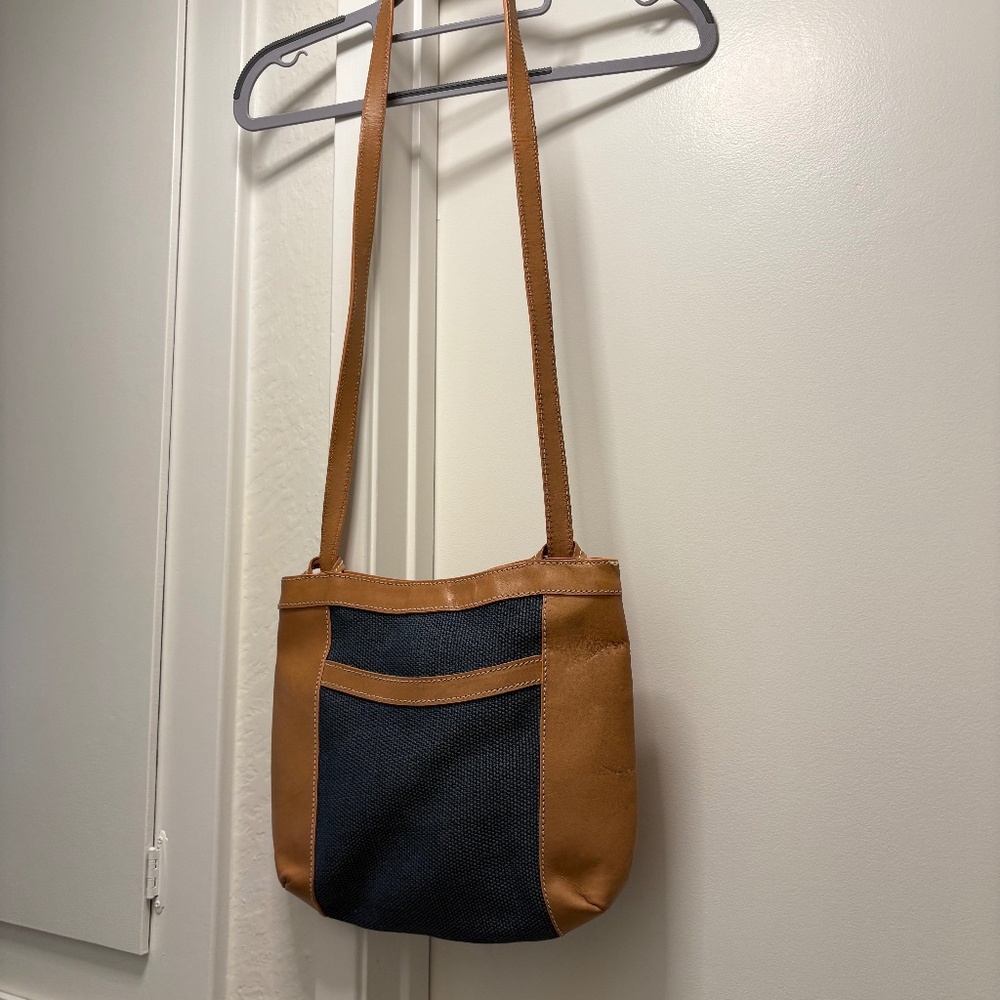Tommy Bahama “sample” cross body bag